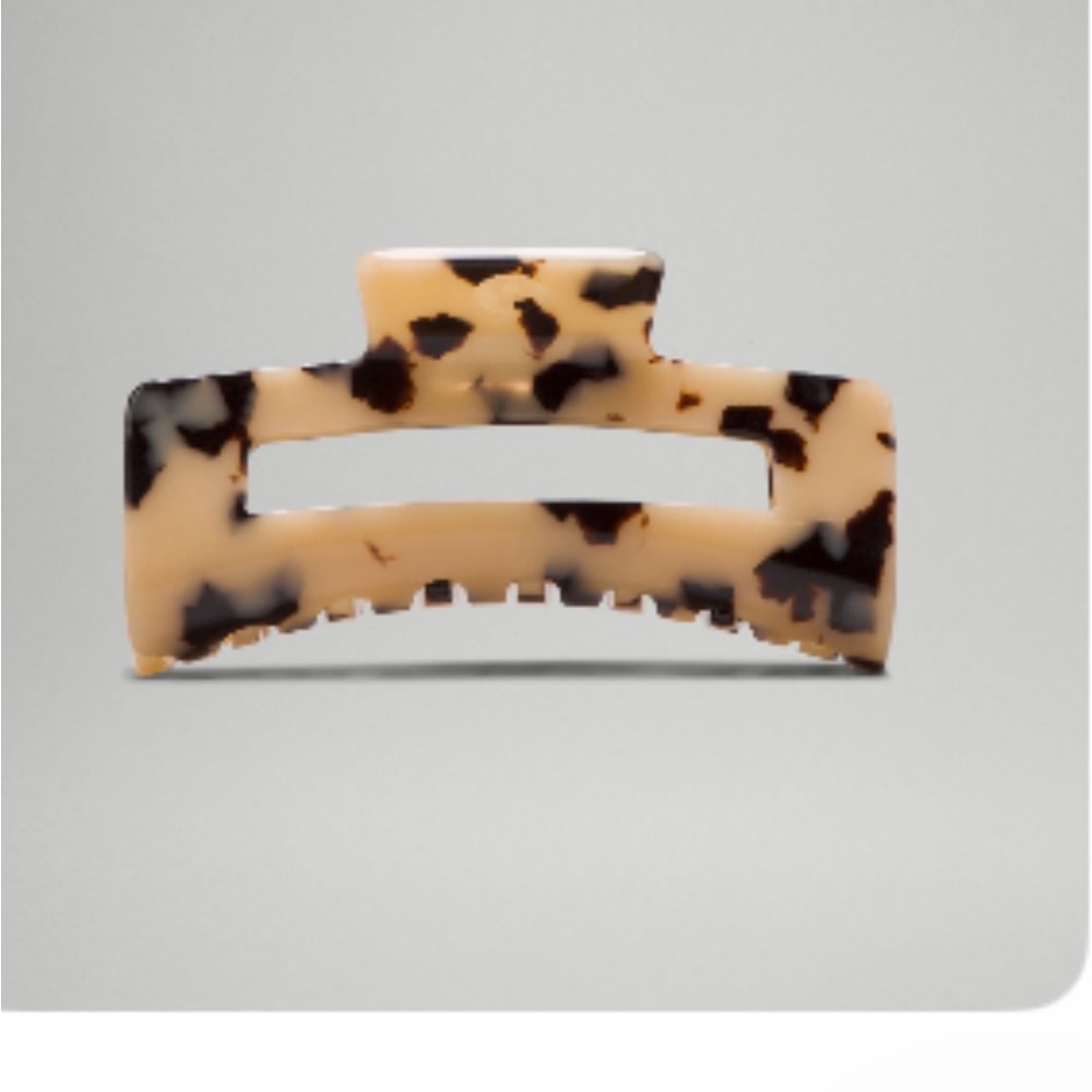Lululemon Tortoise Shell Hair Claw Clip